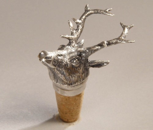 Korek do wina ze srebrzonym jeleniem