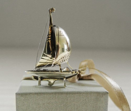 Upominek dla żeglarza - rzeźba żaglówka