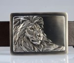 Prezent myśliwski - pasek z lwem