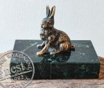 Figurka zająca - brąz
