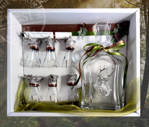 Prezent dla myśliwego - zestaw do alkoholu, karafka z jeleniem, kieliszki 