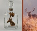Karafka do whisky z aplikacja z brązu w kształcie daniela