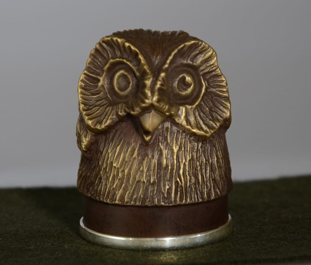 Kulawka z sową z brązu i srebra