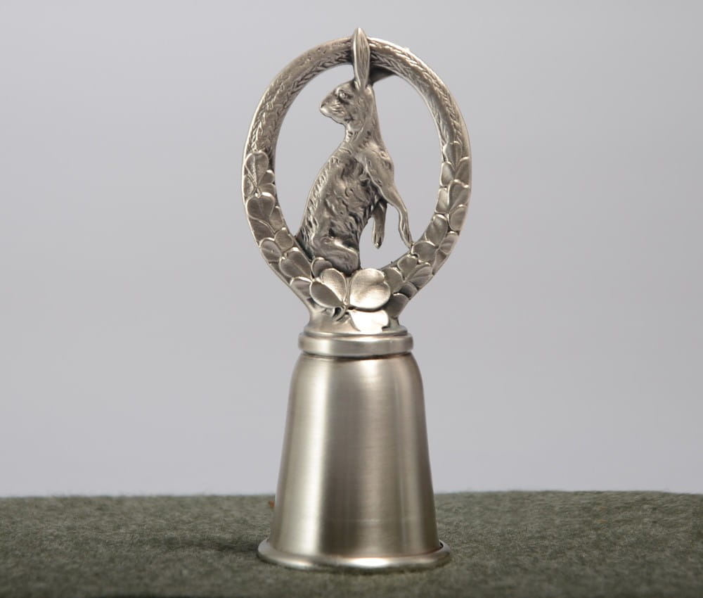 Kulawka z zającem w wieńcu