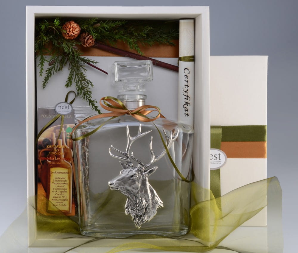 Zestaw prezentowy dla myśliwego - karafka z motywem jelenia i zaprawka