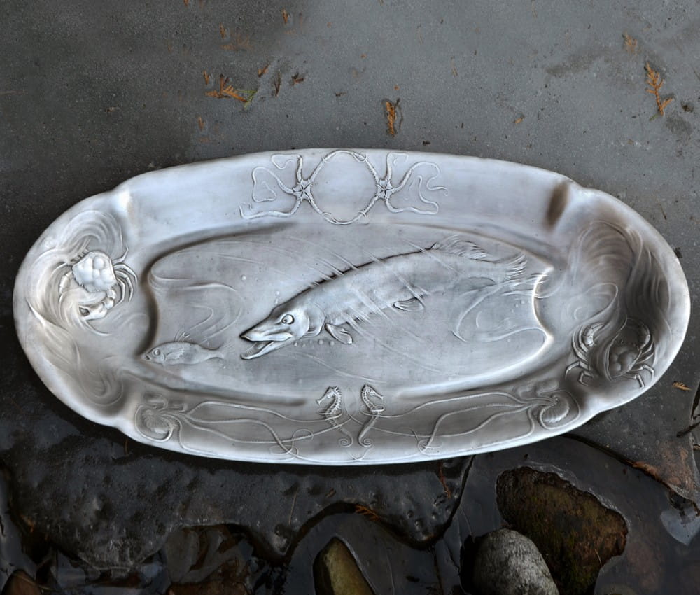 Wyszukany prezent wędkarski - taca ze szczupakiem