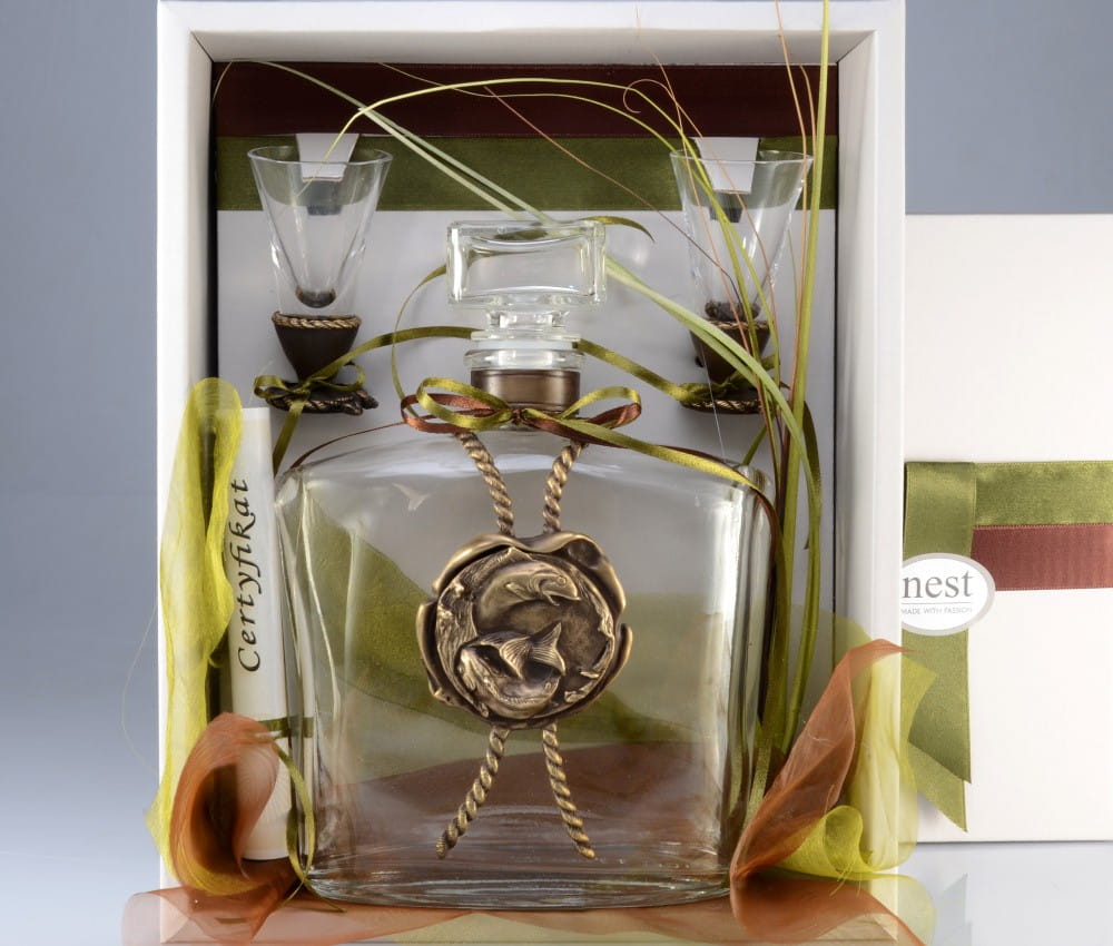 Prezent wędkarski - karafka z rybami i kieliszki