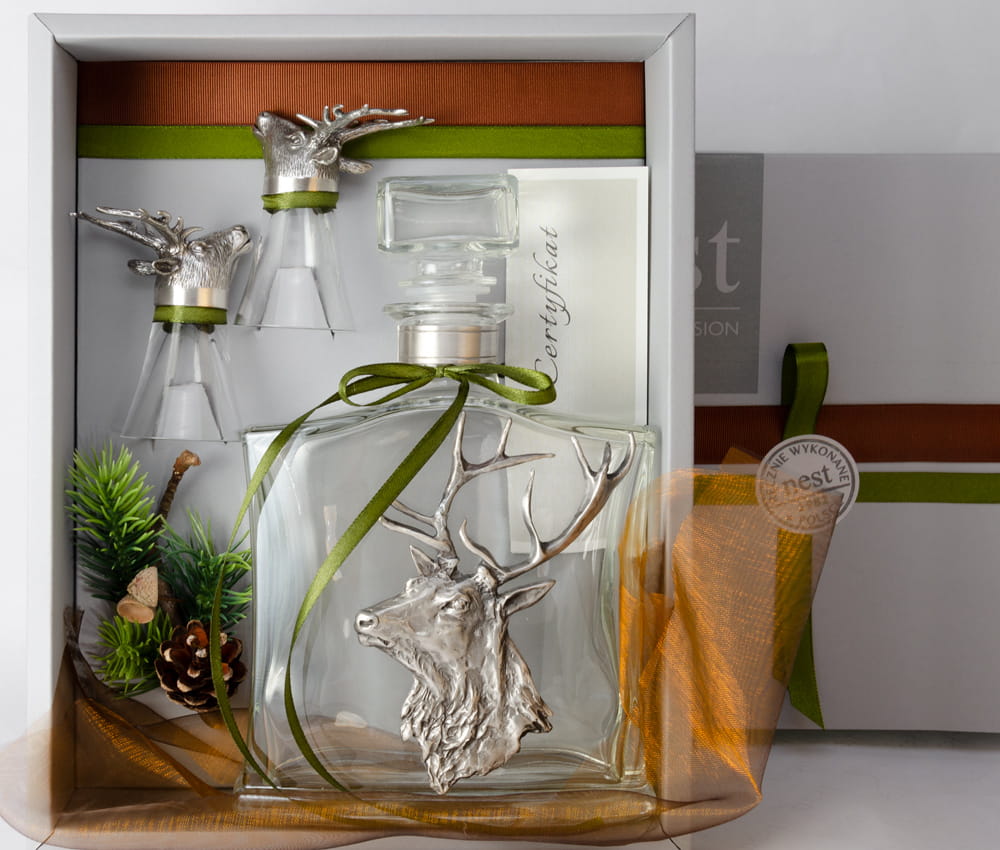 Prezent dla myśliwego - karafka i 2 kieliszki z jeleniem