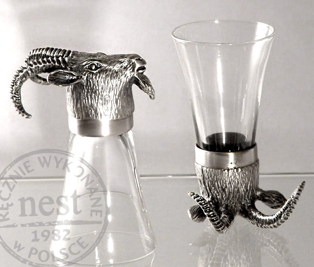 Kieliszek myśliwski ze srebrzoną głową kozła