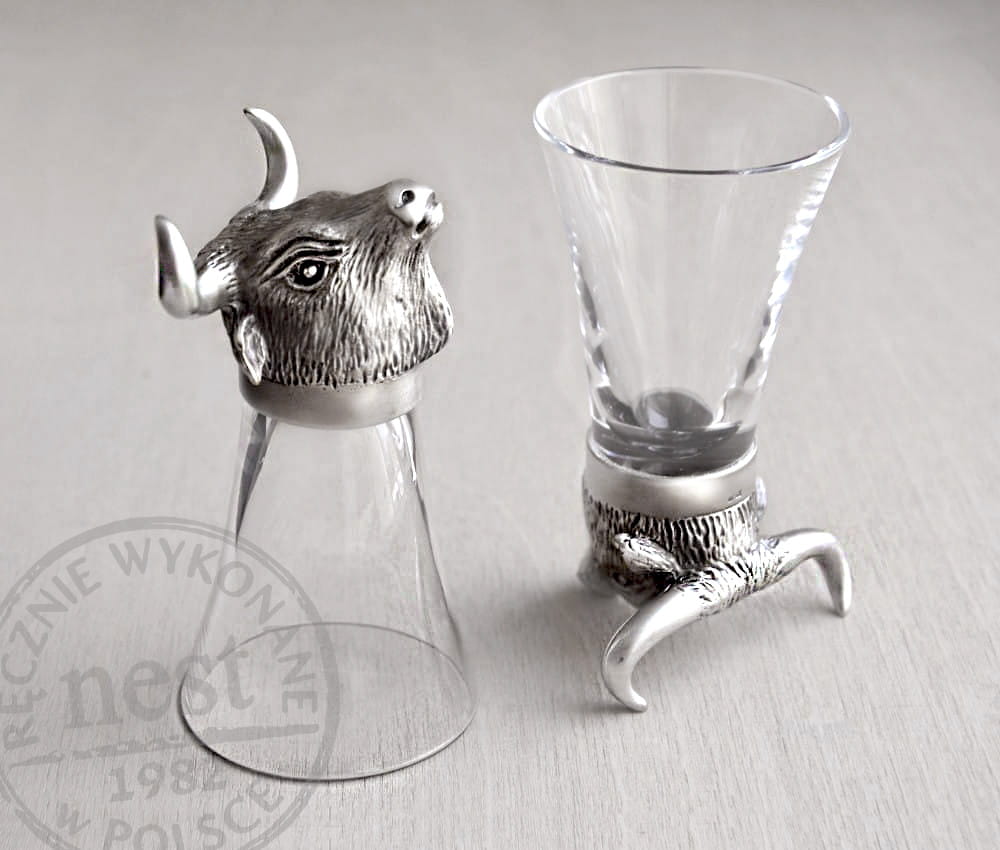 Kieliszek myśliwski z bykiem