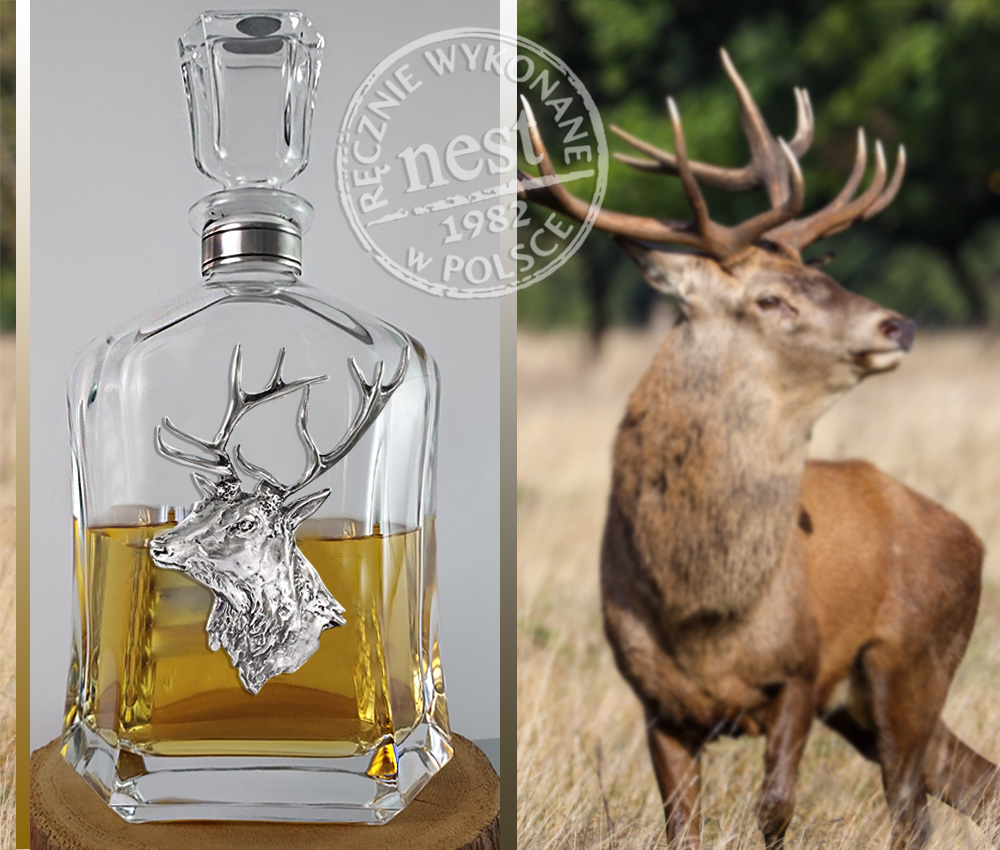 Szklana karafka z głową jelenia