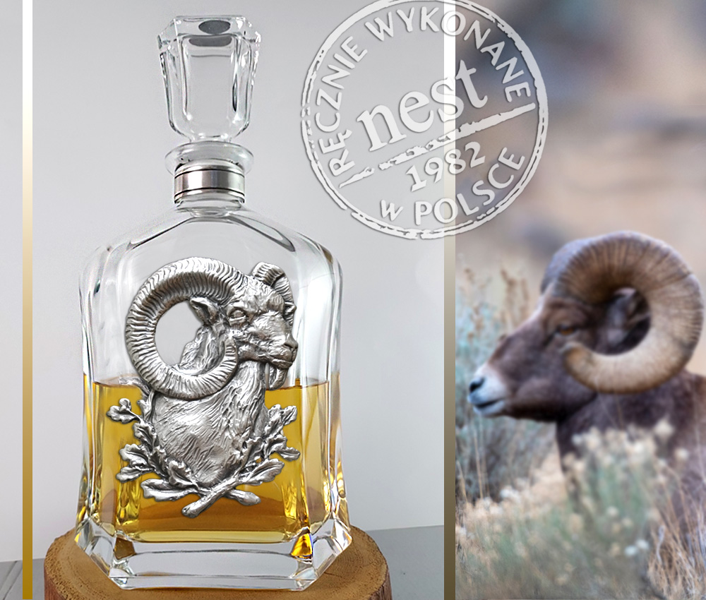 Szklana karafka muflon